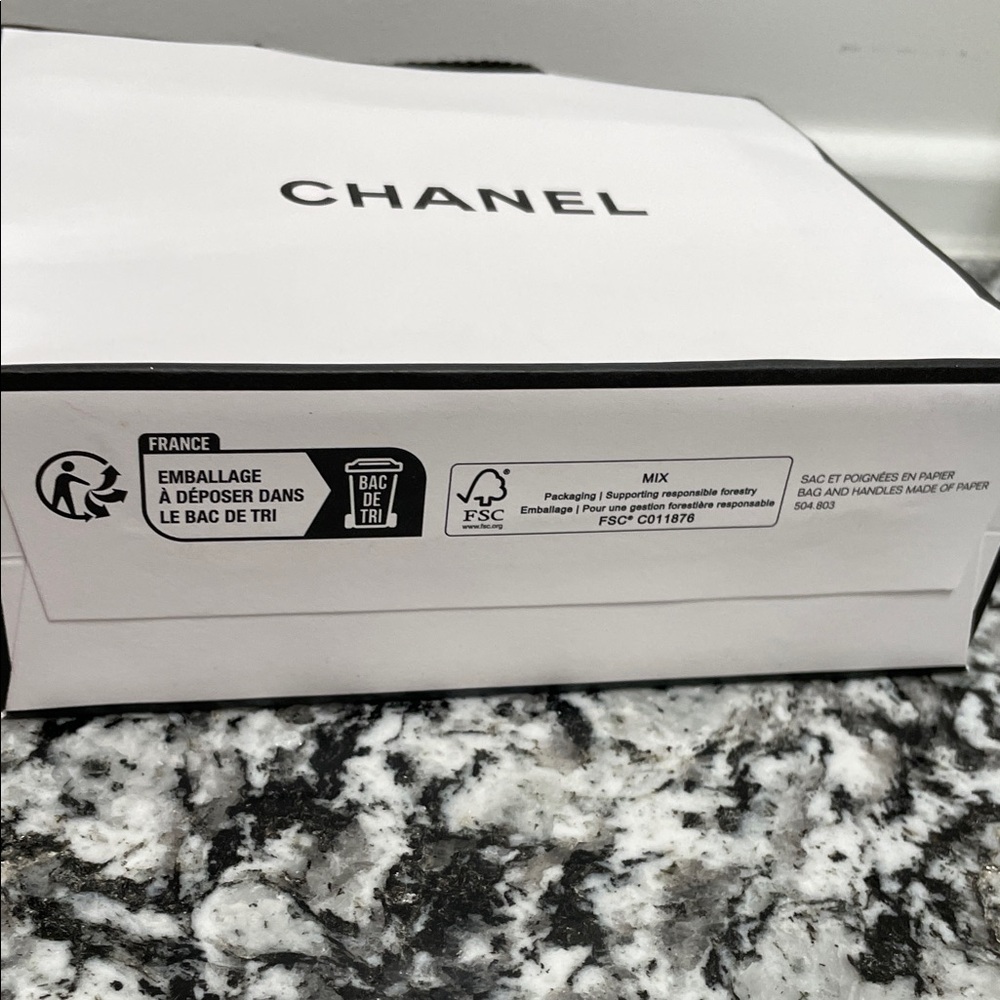 CHANEL Chance Eau Tendre Eau de Toilette (EMPTY) with small CHANEL Shopping Bag - Picture 3 of 8